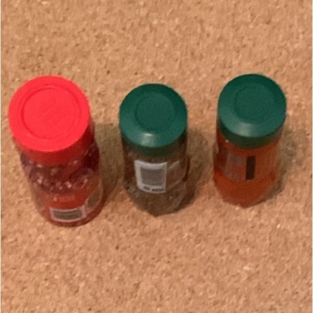 Mini Brands-Lot 5- Spices Lot- Red Pepper Flakes, Organic Thyme, Organic Paprika